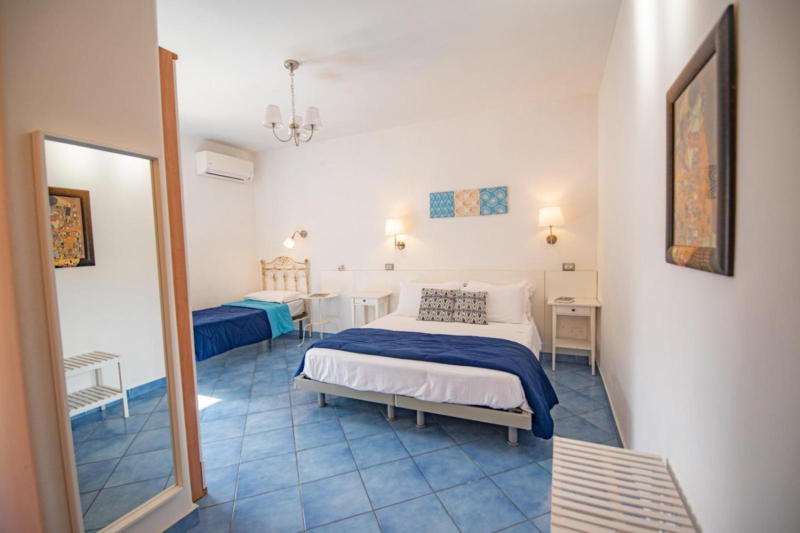 Sonnino B&B Procida Phòng bức ảnh